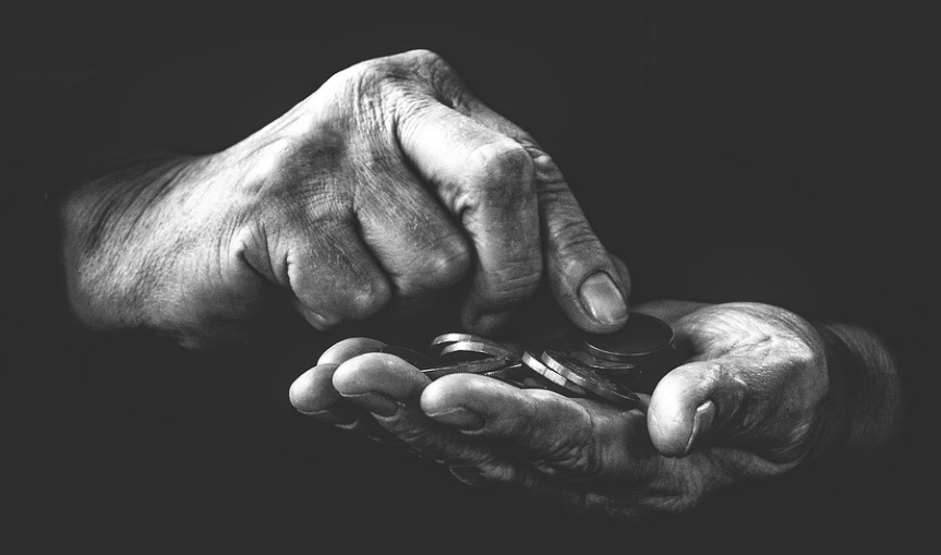 Lidé často vzpomínají na své loňské platy