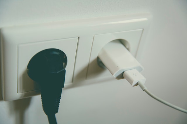 Revize elektra – proč jsou důležité a před čím nás mohou ochránit?